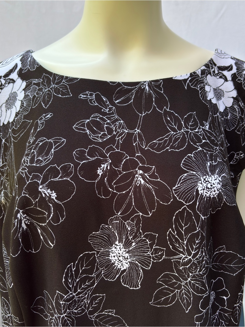 London Times Women's A-line Dress Floral Black & White Size 22W MSRP $89 - Picture 5 of 12